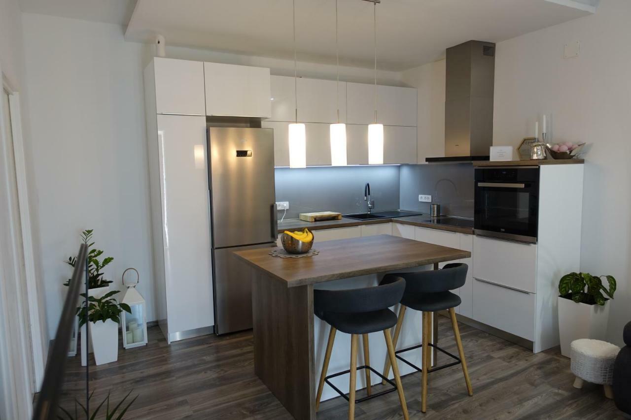 Apartman Maja Bol Buitenkant foto