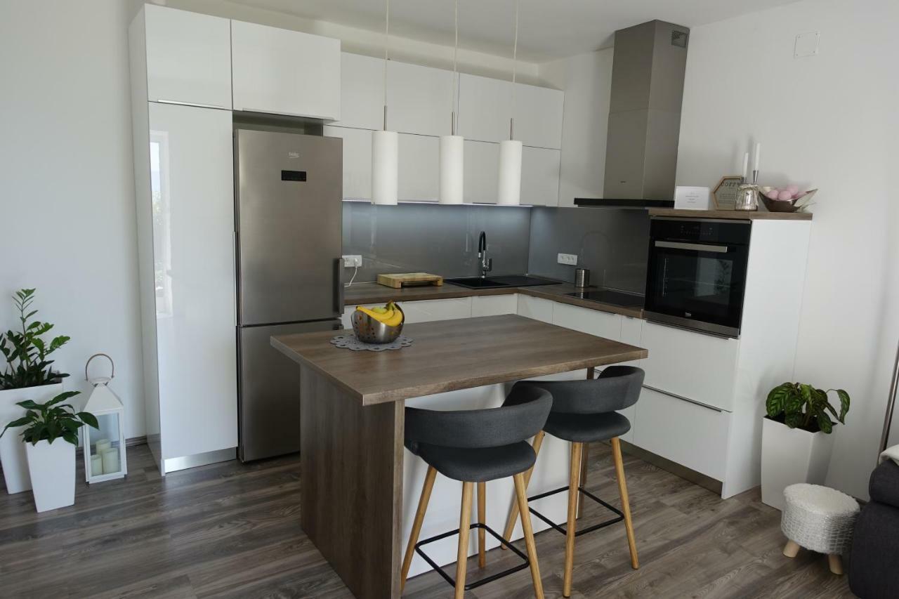 Apartman Maja Bol Buitenkant foto